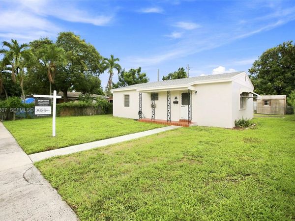 790 E 6th Pl , Hialeah, FL 33010