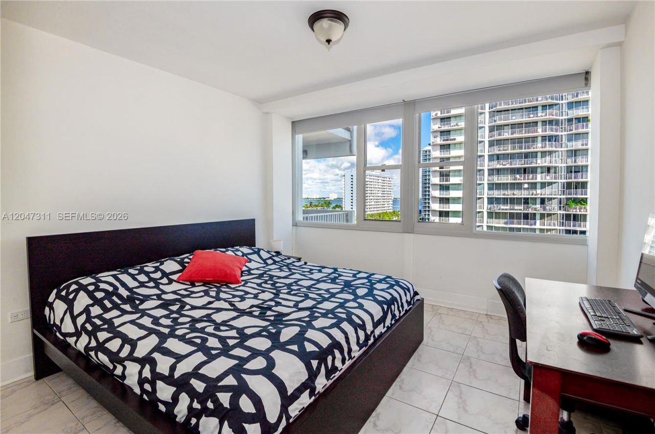 7545 E Treasure Dr , Unit 9B, North Bay Village, FL 33141 Photo