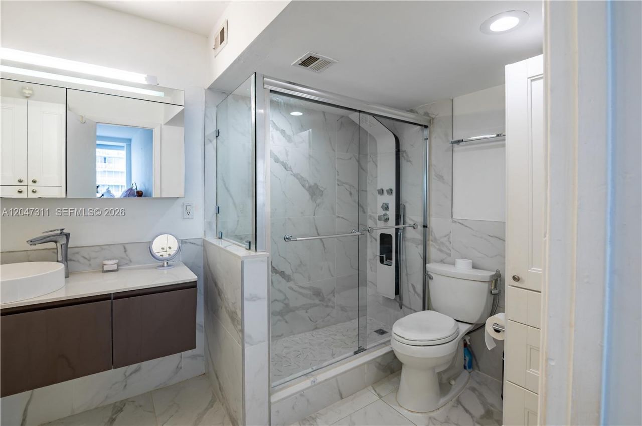 7545 E Treasure Dr , Unit 9B, North Bay Village, FL 33141 Photo
