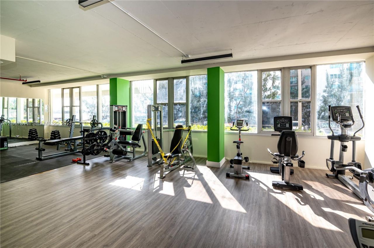 7545 E Treasure Dr , Unit 9B, North Bay Village, FL 33141 Photo