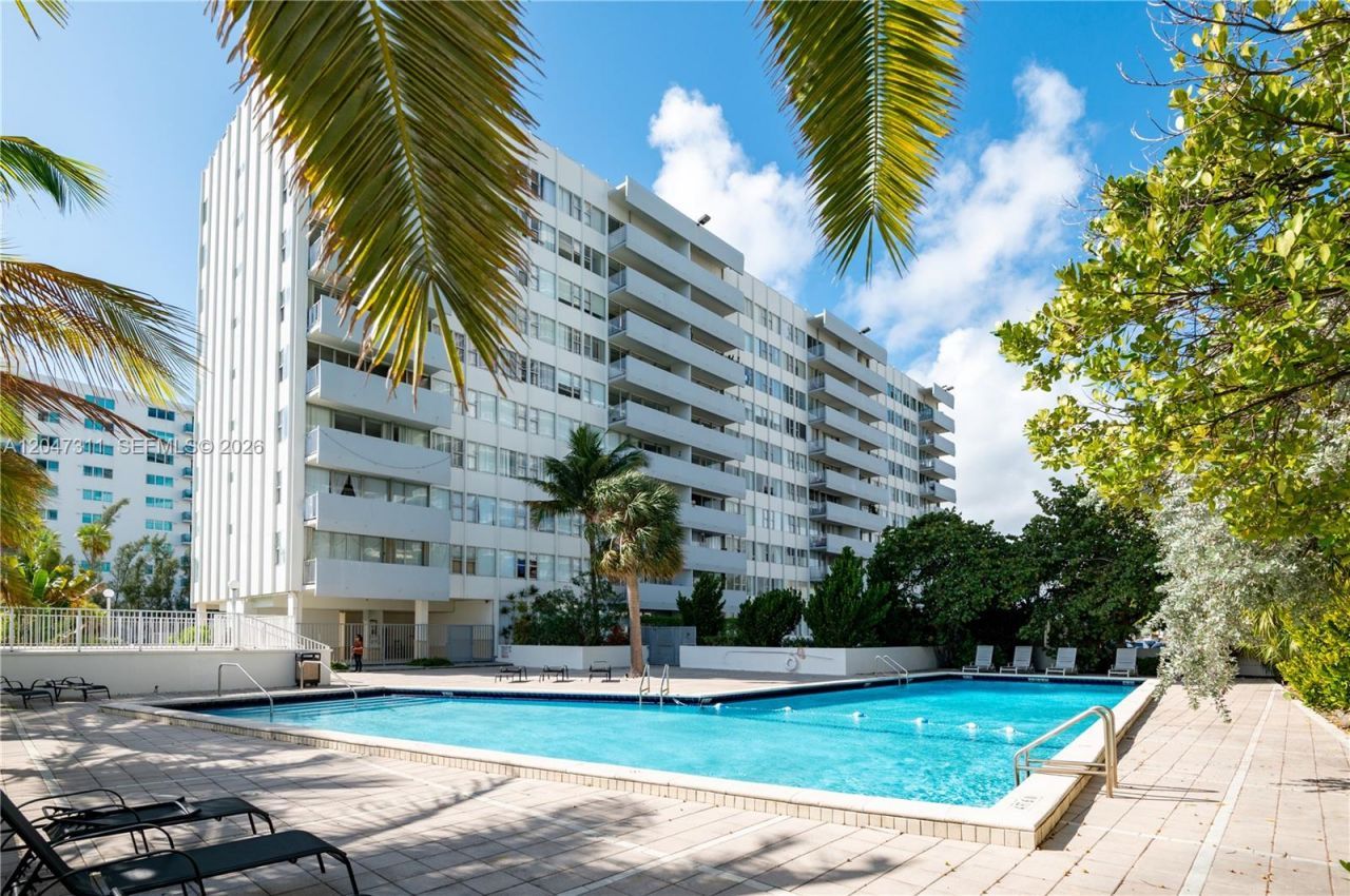 7545 E Treasure Dr , Unit 9B, North Bay Village, FL 33141 Photo
