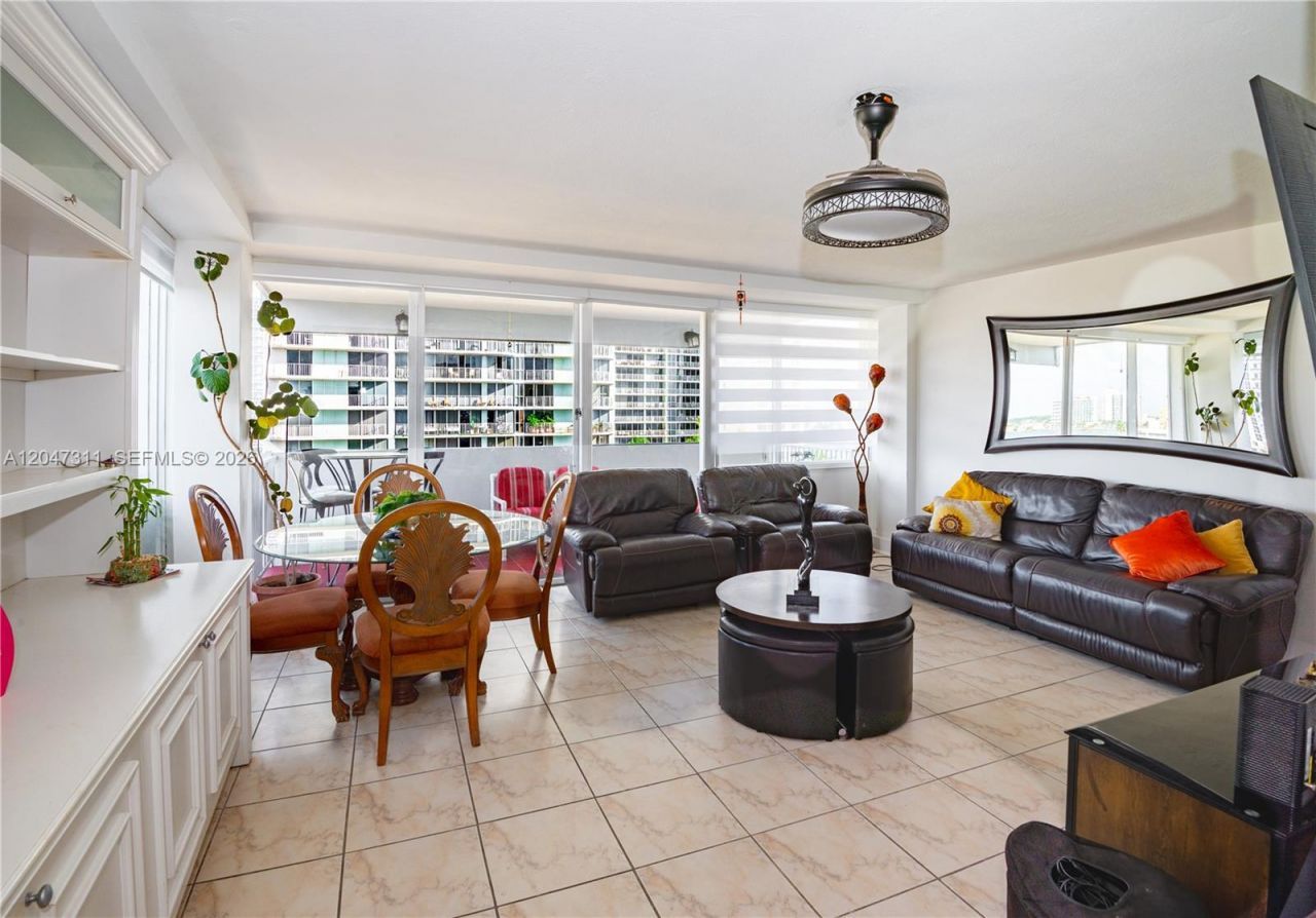 7545 E Treasure Dr , Unit 9B, North Bay Village, FL 33141 Photo