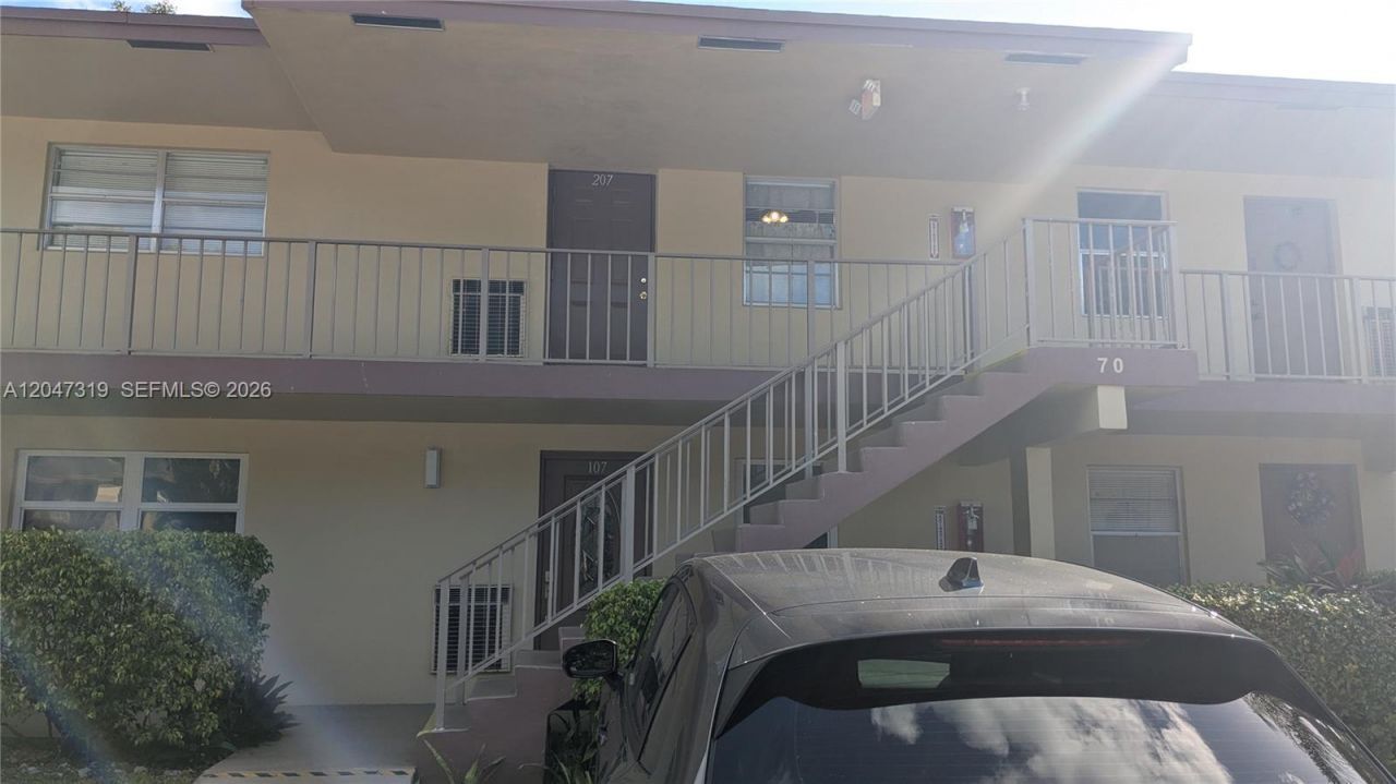 481 NW 76th Ave , Unit 207, Margate, FL 33063 Photo