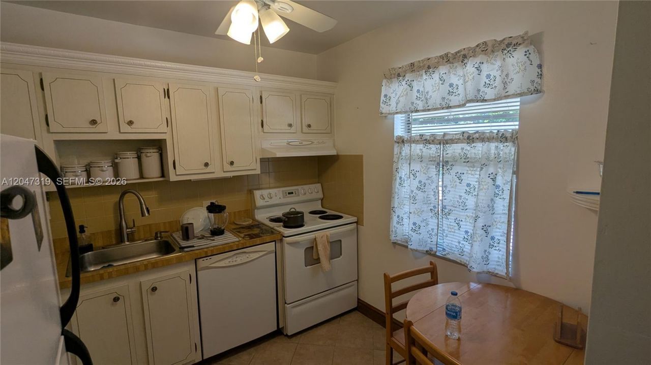 481 NW 76th Ave , Unit 207, Margate, FL 33063 Photo