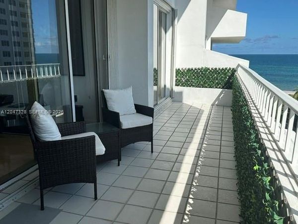 199 Ocean Lane Dr , Unit 903, Key Biscayne, FL 33149