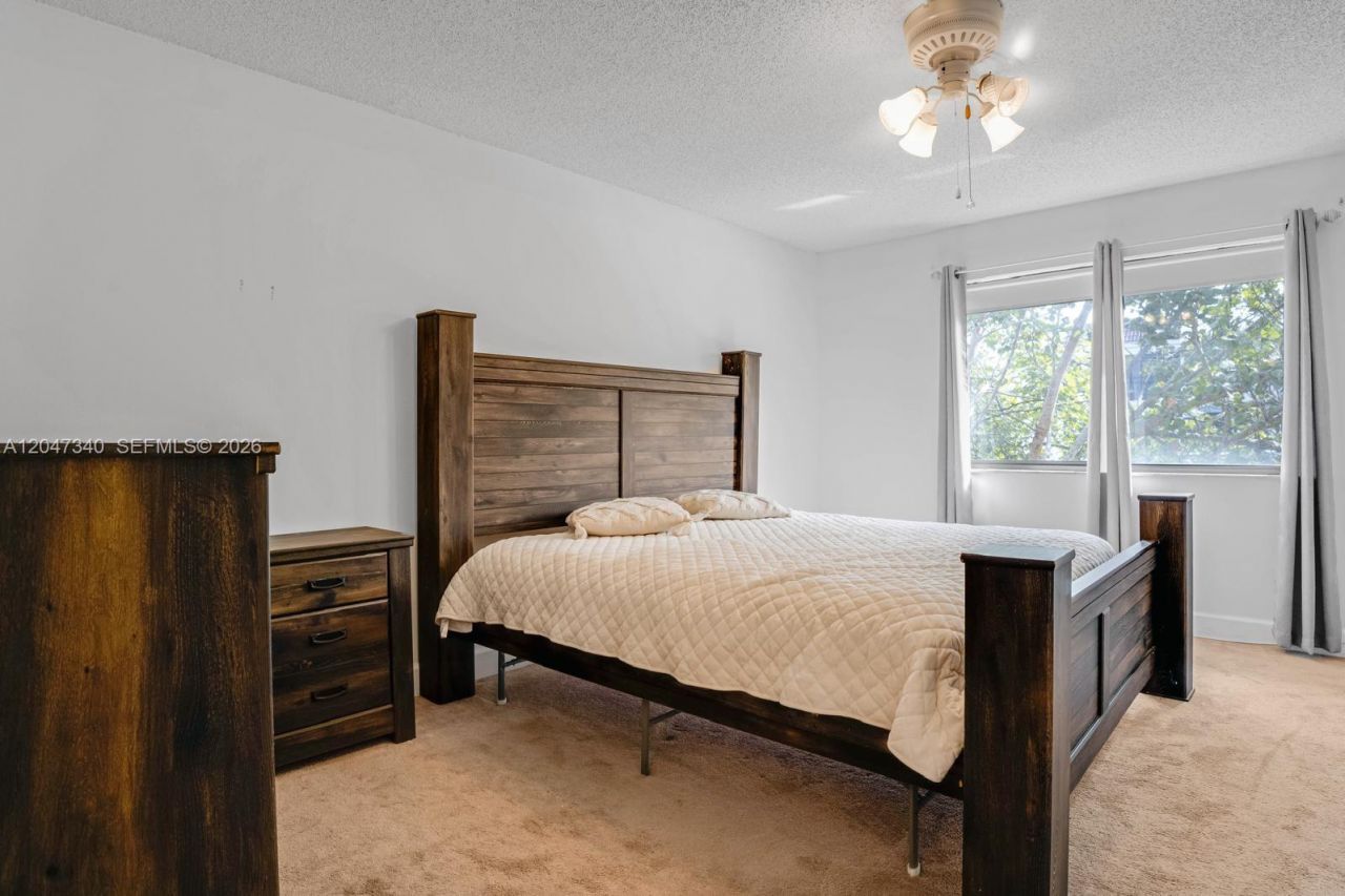 182 Lakeview Dr, Unit 204, Weston, FL 33326 Photo