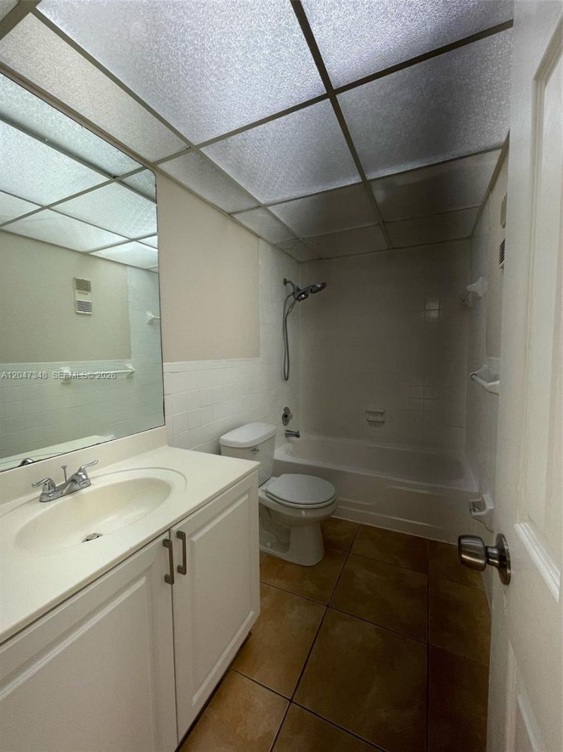 6950 Miami Gardens Dr , Unit 2-312A, Hialeah, FL 33015 Photo