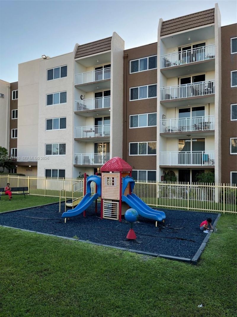 6950 Miami Gardens Dr , Unit 2-312A, Hialeah, FL 33015 Photo