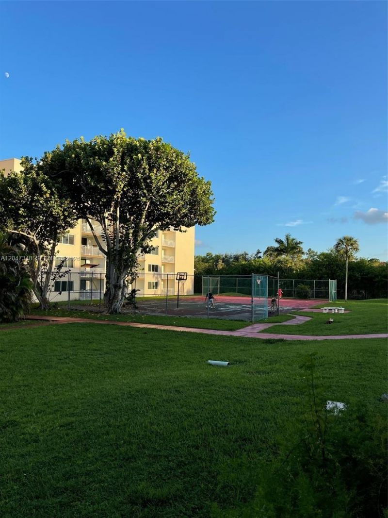 6950 Miami Gardens Dr , Unit 2-312A, Hialeah, FL 33015 Photo