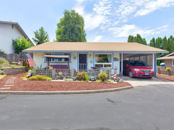 103 Brookside Court, Rogue River, OR 97537