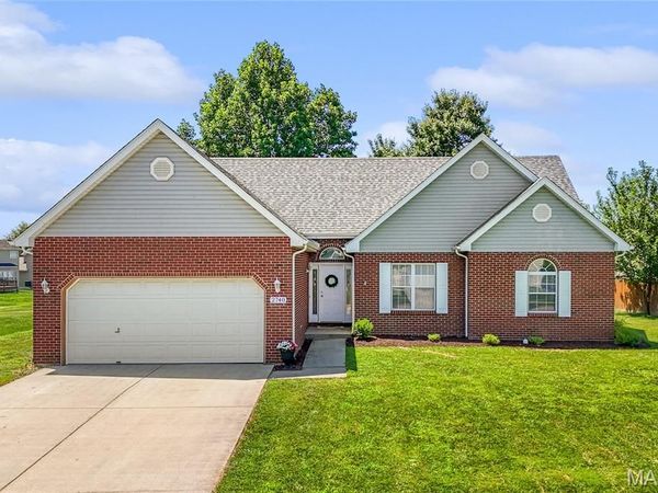 2740 Lake Lucerne Drive, Shiloh, IL 62221