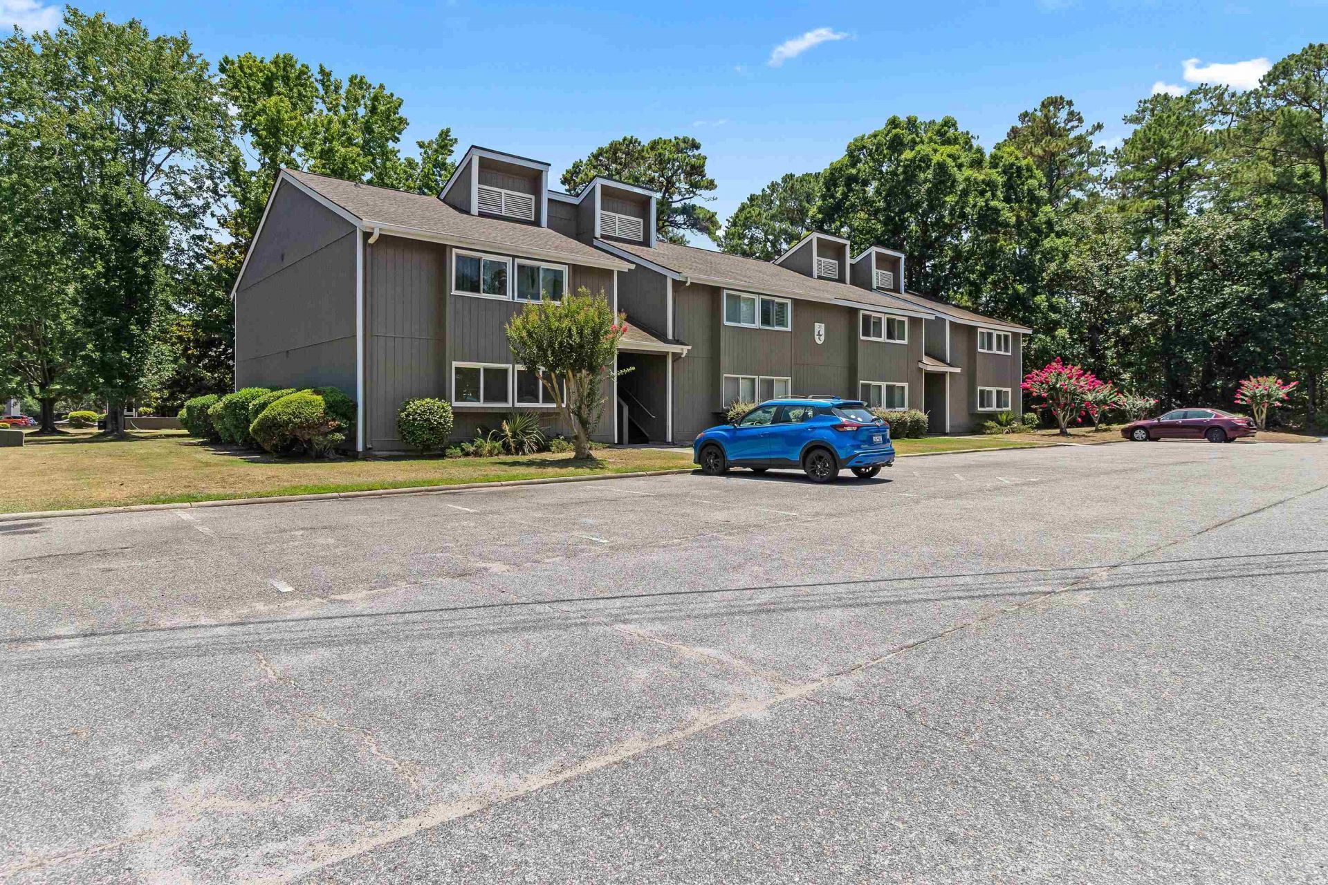 10301 N Kings Hwy. Photo 20