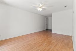 10301 N Kings Hwy. photo 4