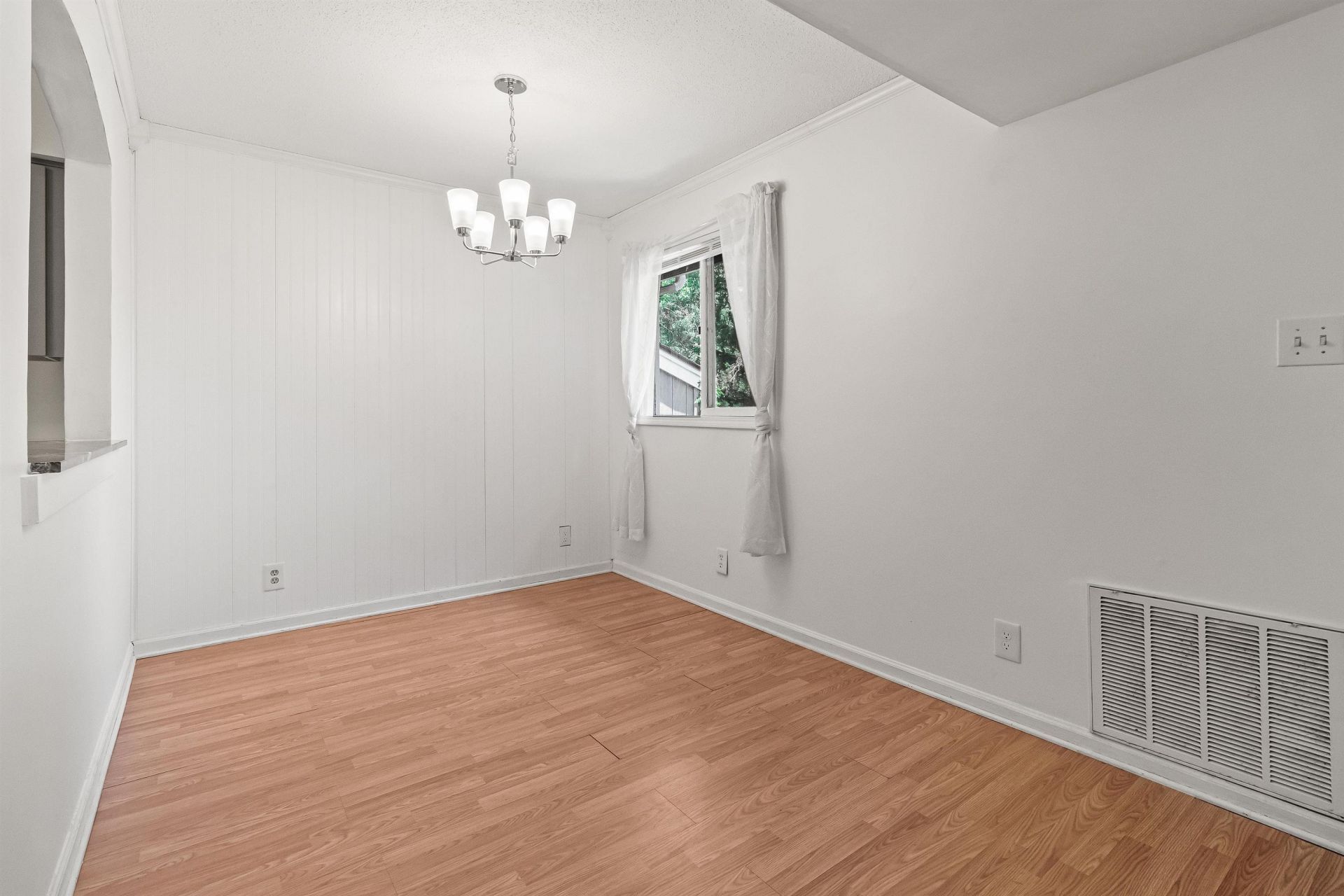 10301 N Kings Hwy. Photo 7