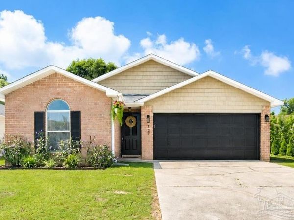 329 Mizzen Ln, Pensacola, FL 32507