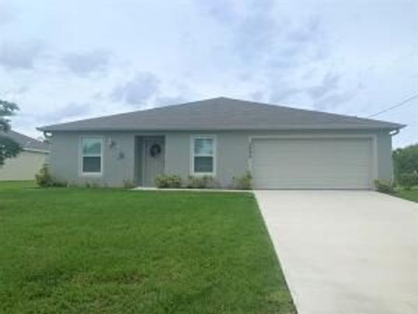 2033 SW Leafy Road, Port St. Lucie, FL 34953