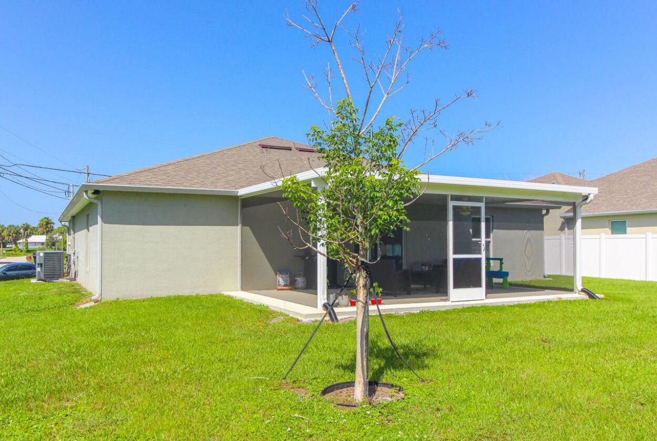 2033 SW Leafy Road, Port Saint Lucie, FL 34953 Photo