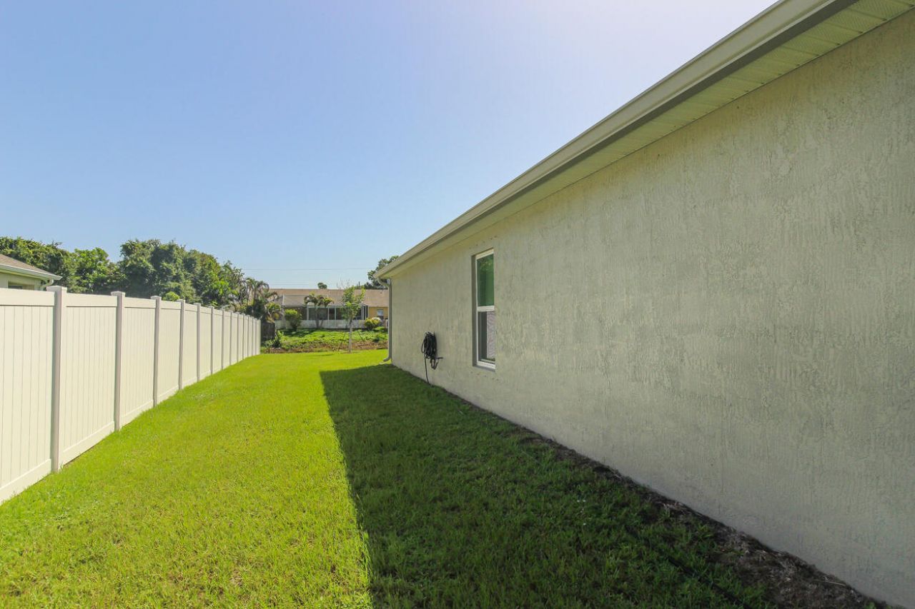 2033 SW Leafy Road, Port Saint Lucie, FL 34953 Photo