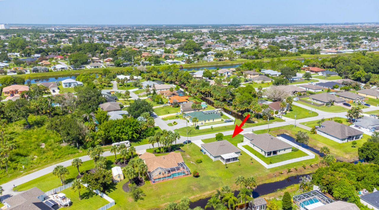 2033 SW Leafy Road, Port Saint Lucie, FL 34953 Photo