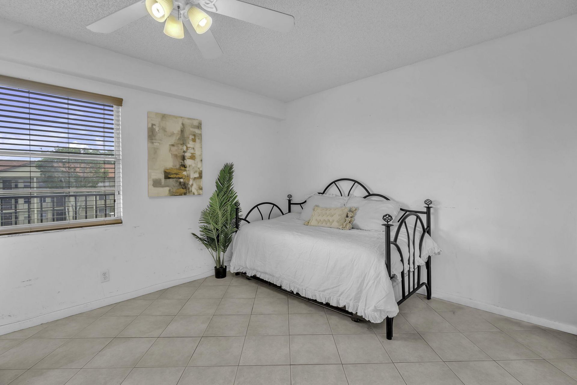 13001 SW 15th Court, Unit 404t, Pembroke Pines, FL 33027 Photo