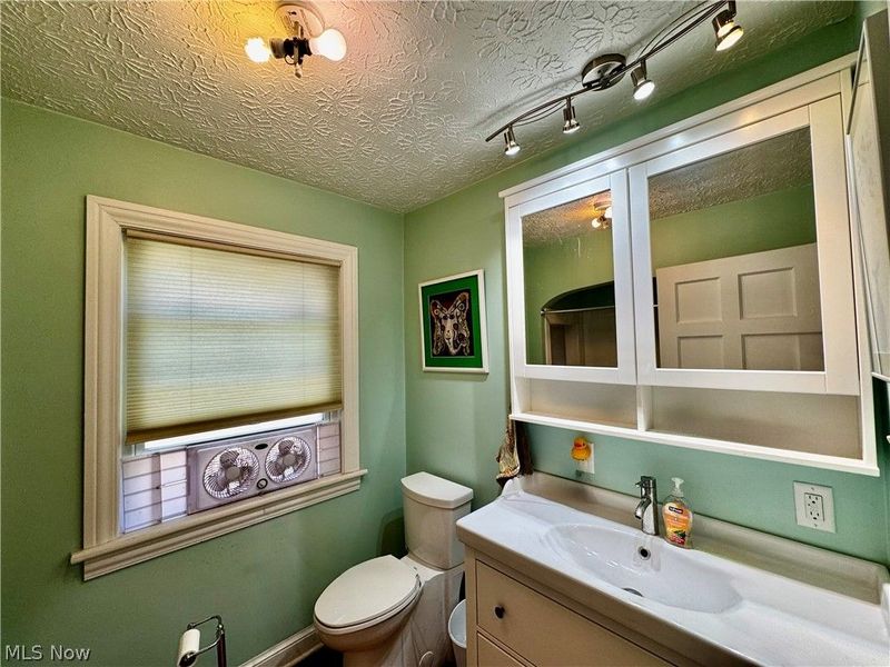 250 Malden Street, Akron, OH 44313 Photo 24
