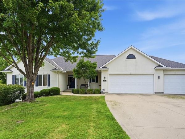 1301 NE Horizon Drive, Lee's Summit, MO 64086