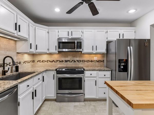 6085 Rowland Road, Unit 207, Minnetonka, MN 55343
