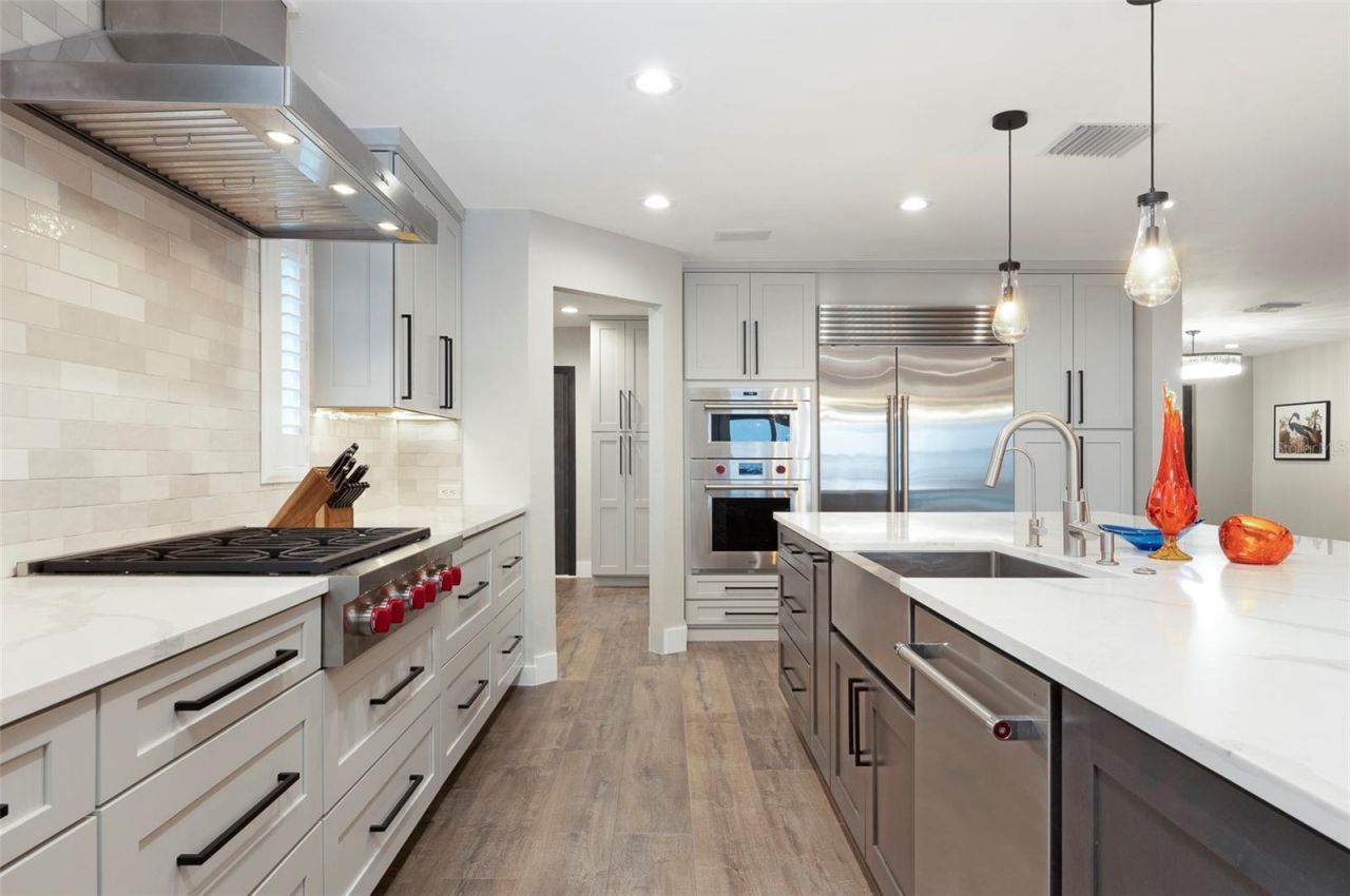 303 Bath Club Boulevard N, North Redington Beach, FL 33708 Photo