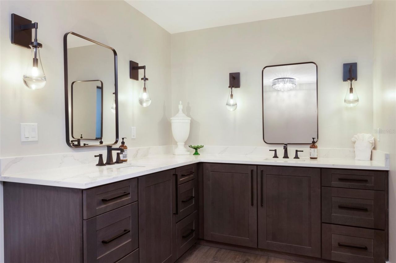 303 Bath Club Boulevard N, North Redington Beach, FL 33708 Photo