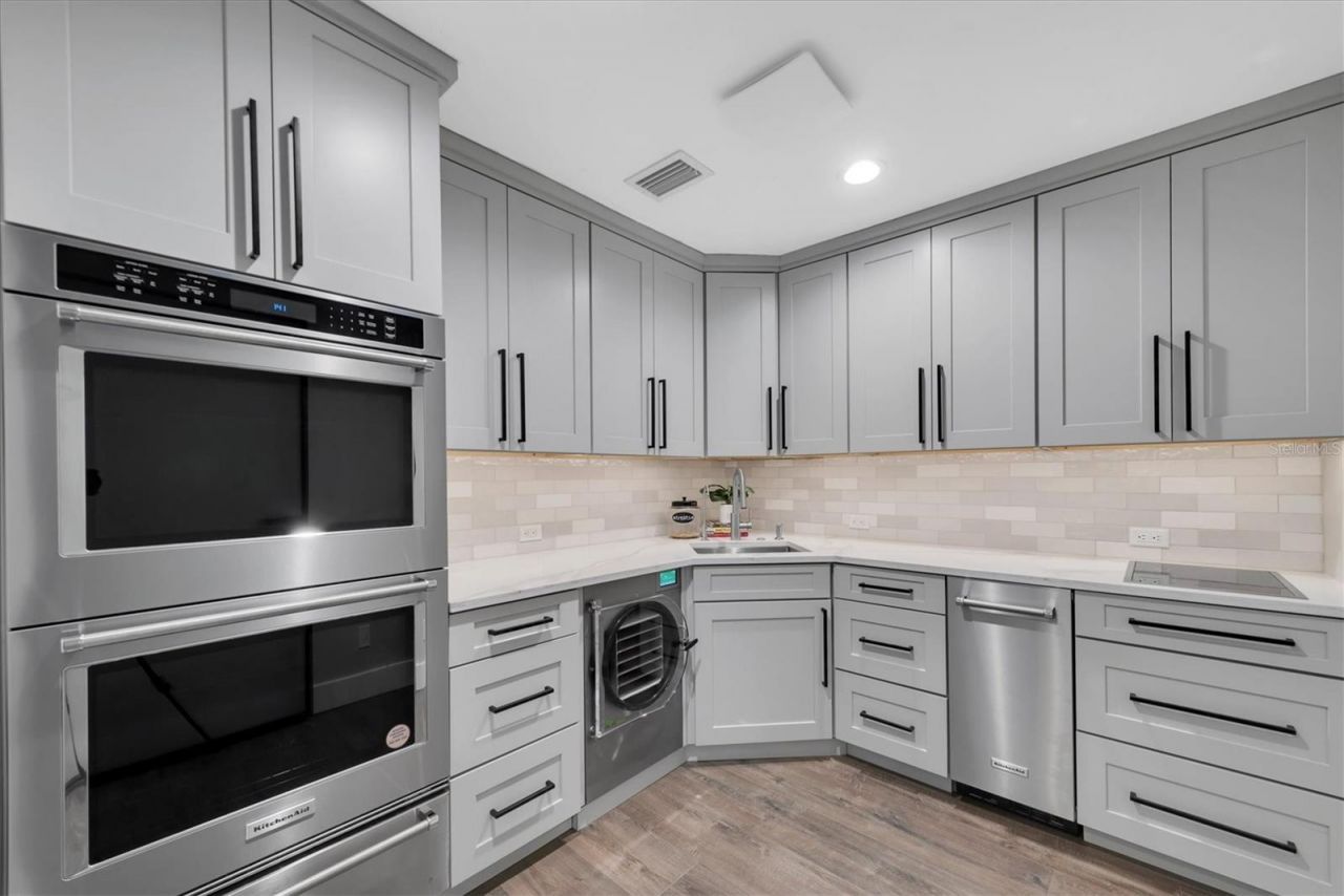 303 N Bath Club Boulevard N, North Redington Beach, FL 33708 Photo