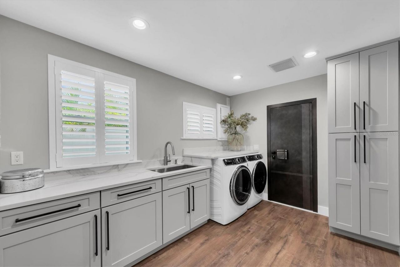 303 N Bath Club Boulevard N, North Redington Beach, FL 33708 Photo