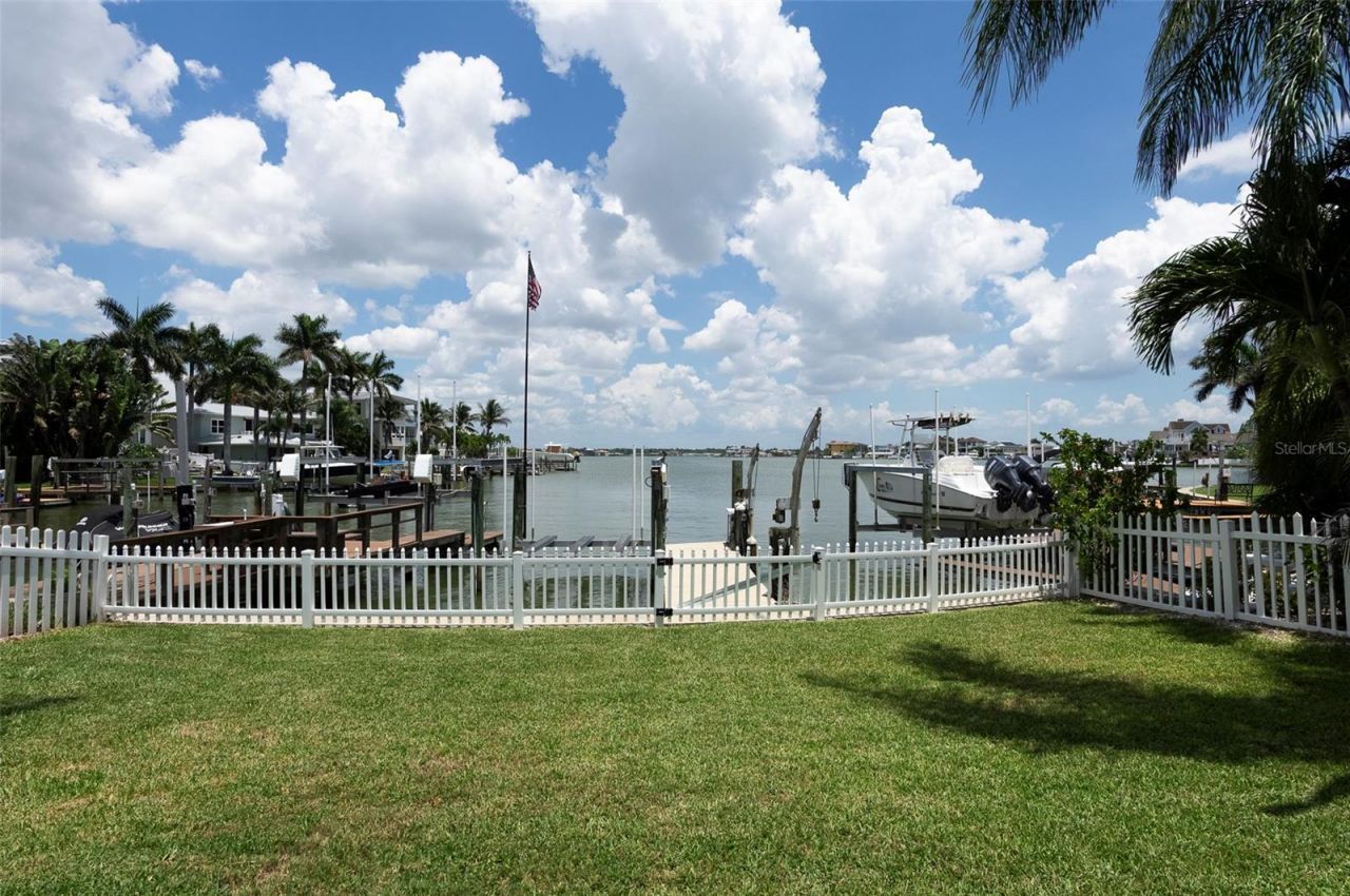 303 Bath Club Boulevard N, North Redington Beach, FL 33708 Photo