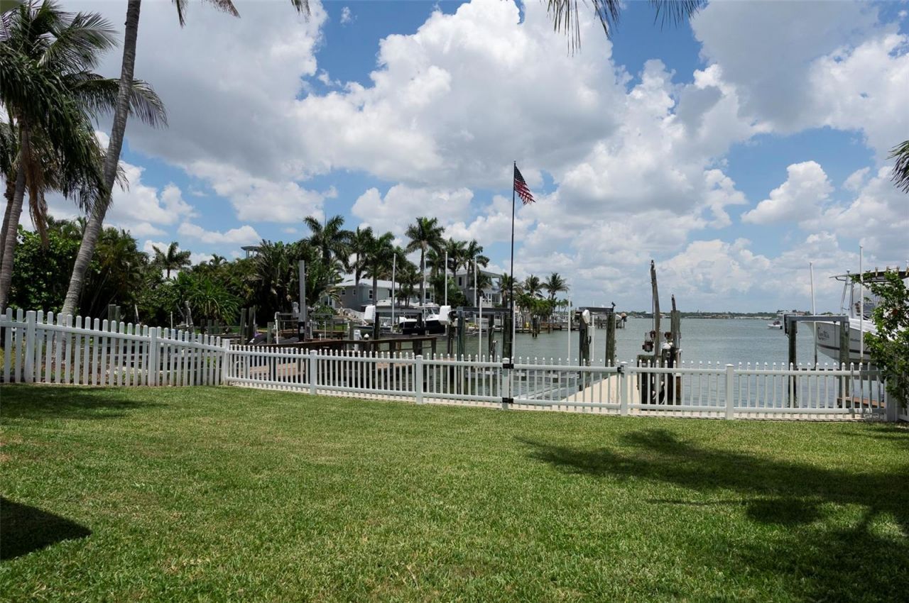 303 Bath Club Boulevard N, North Redington Beach, FL 33708 Photo