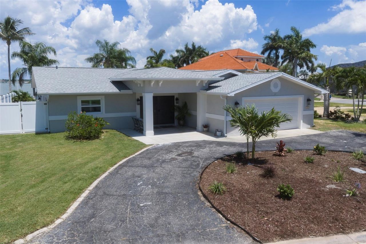 303 Bath Club Boulevard N, North Redington Beach, FL 33708 Photo