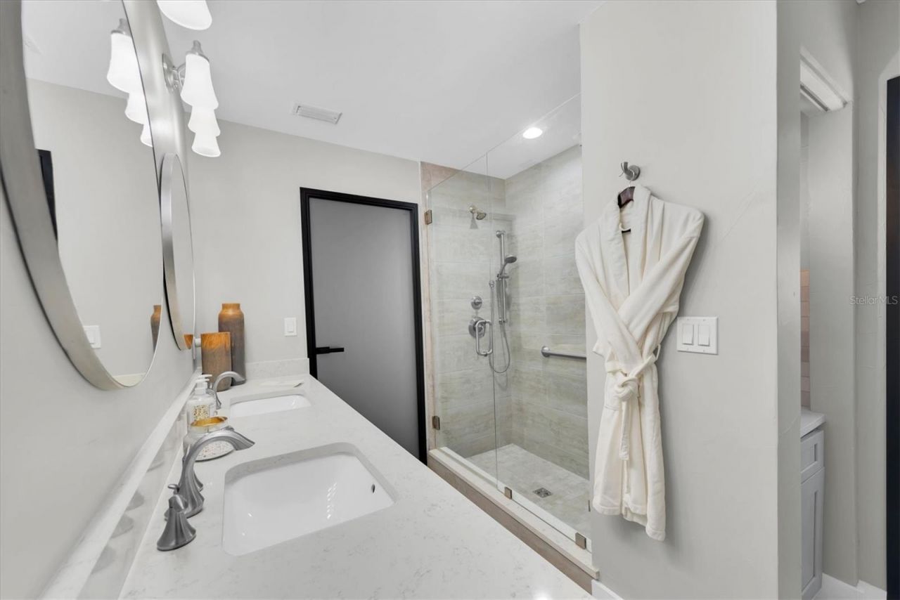 303 N Bath Club Boulevard N, North Redington Beach, FL 33708 Photo