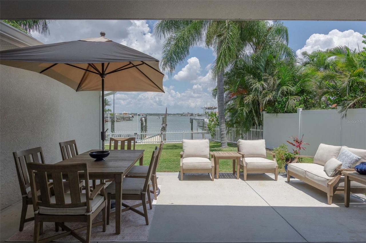 303 Bath Club Boulevard N, North Redington Beach, FL 33708 Photo