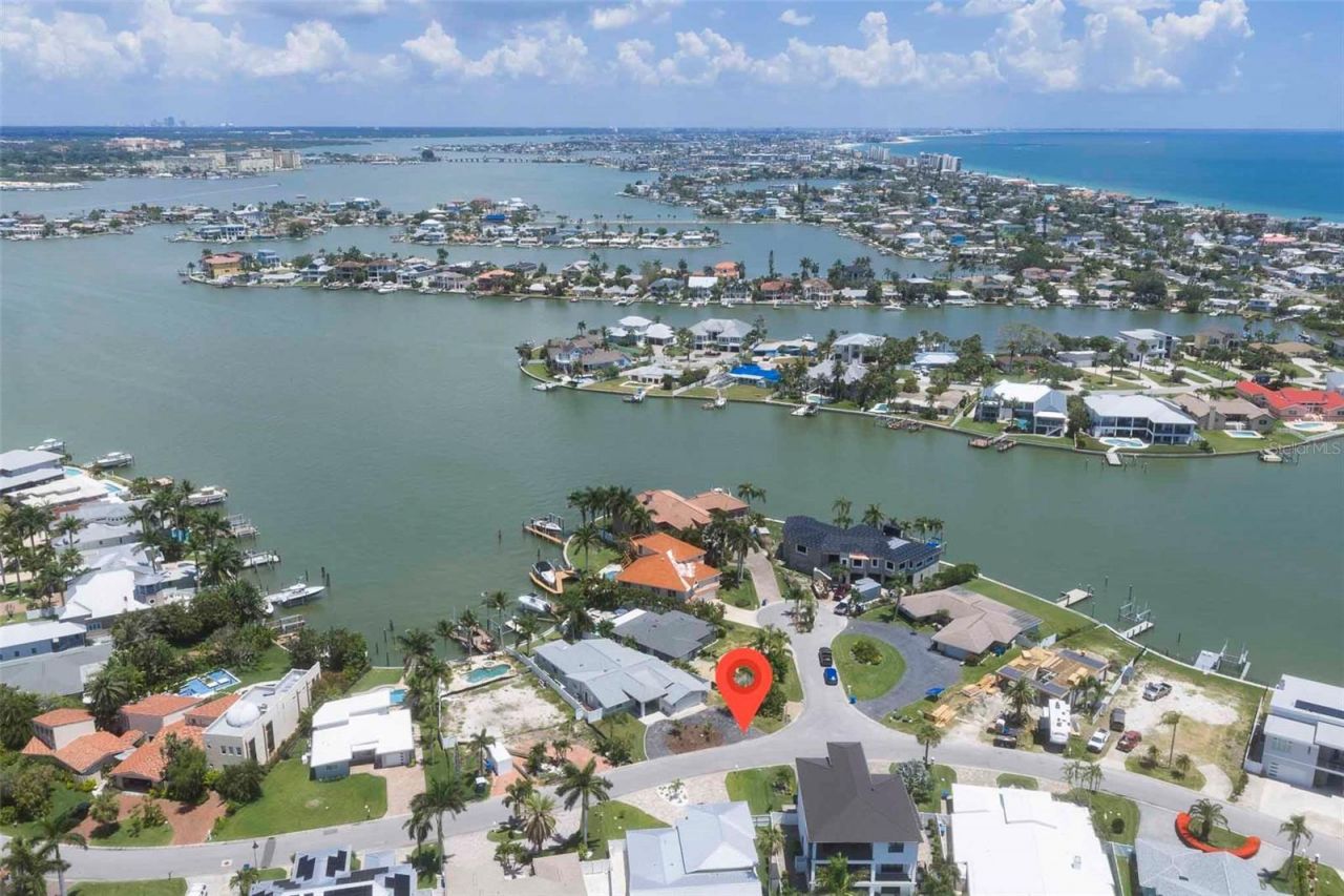 303 Bath Club Boulevard N, North Redington Beach, FL 33708 Photo