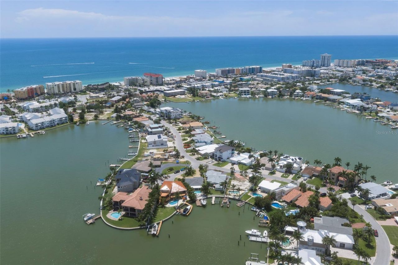 303 Bath Club Boulevard N, North Redington Beach, FL 33708 Photo