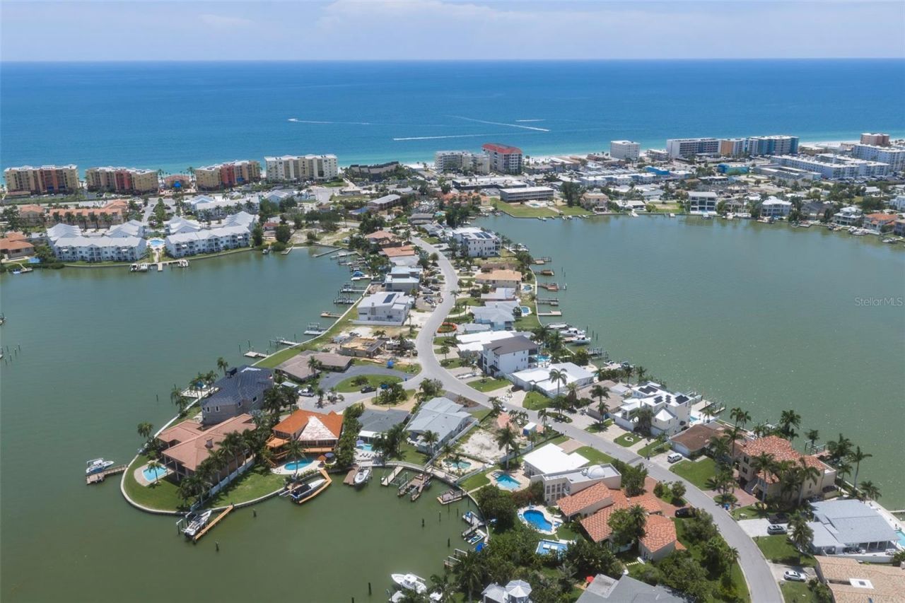 303 Bath Club Boulevard N, North Redington Beach, FL 33708 Photo