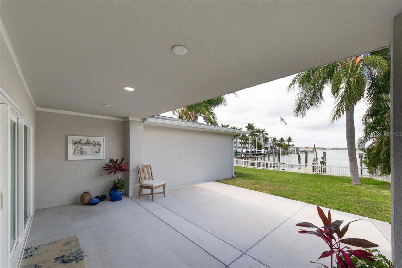 303 N Bath Club Boulevard N, North Redington Beach, FL 33708 Photo
