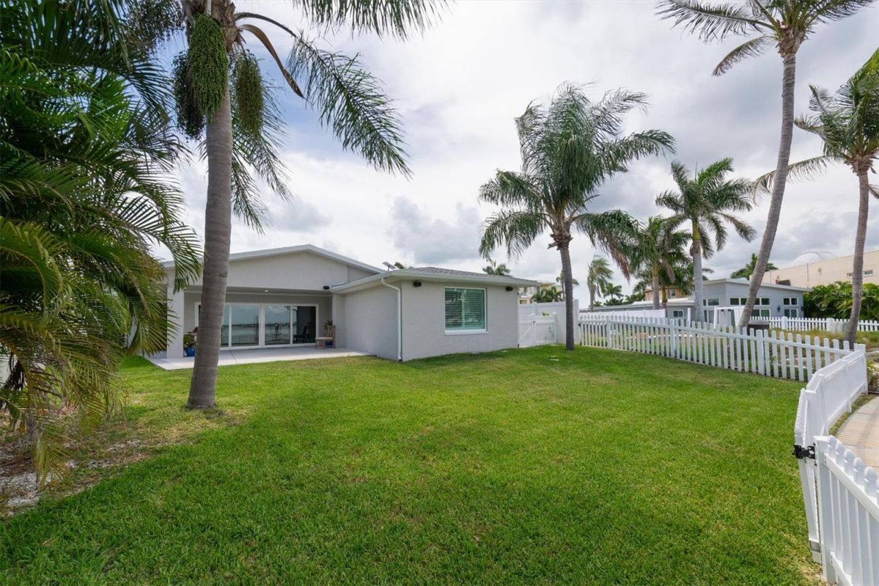 303 N Bath Club Boulevard N, North Redington Beach, FL 33708 Photo