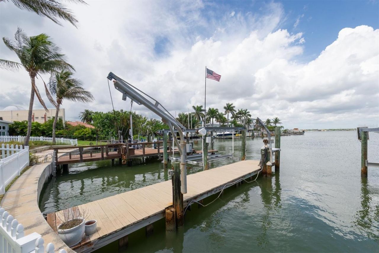 303 N Bath Club Boulevard N, North Redington Beach, FL 33708 Photo