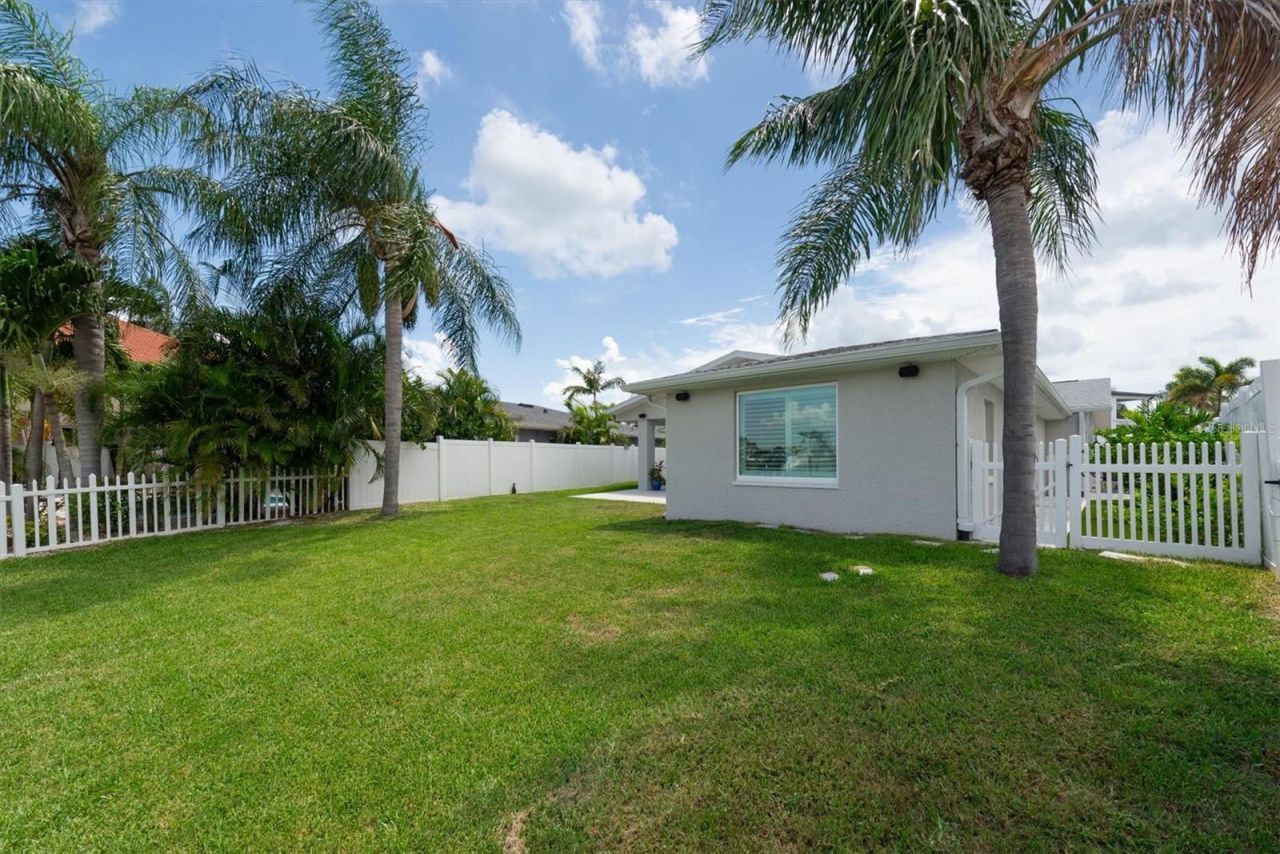 303 N Bath Club Boulevard N, North Redington Beach, FL 33708 Photo