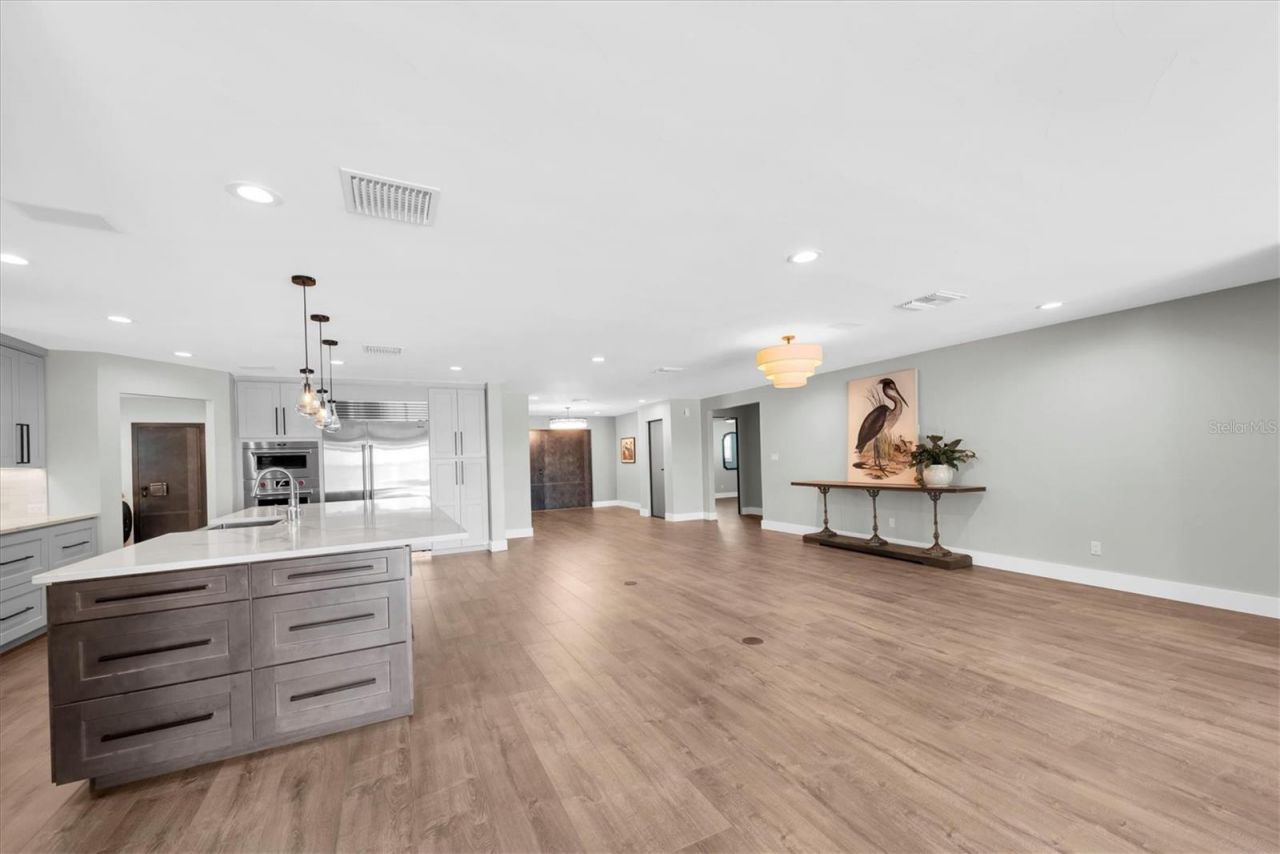 303 N Bath Club Boulevard N, North Redington Beach, FL 33708 Photo