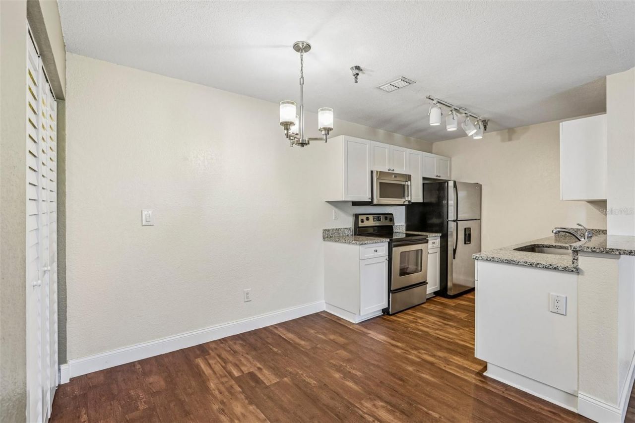 10263 Gandy Boulevard N, Unit 406, Saint Petersburg, FL 33702 Photo
