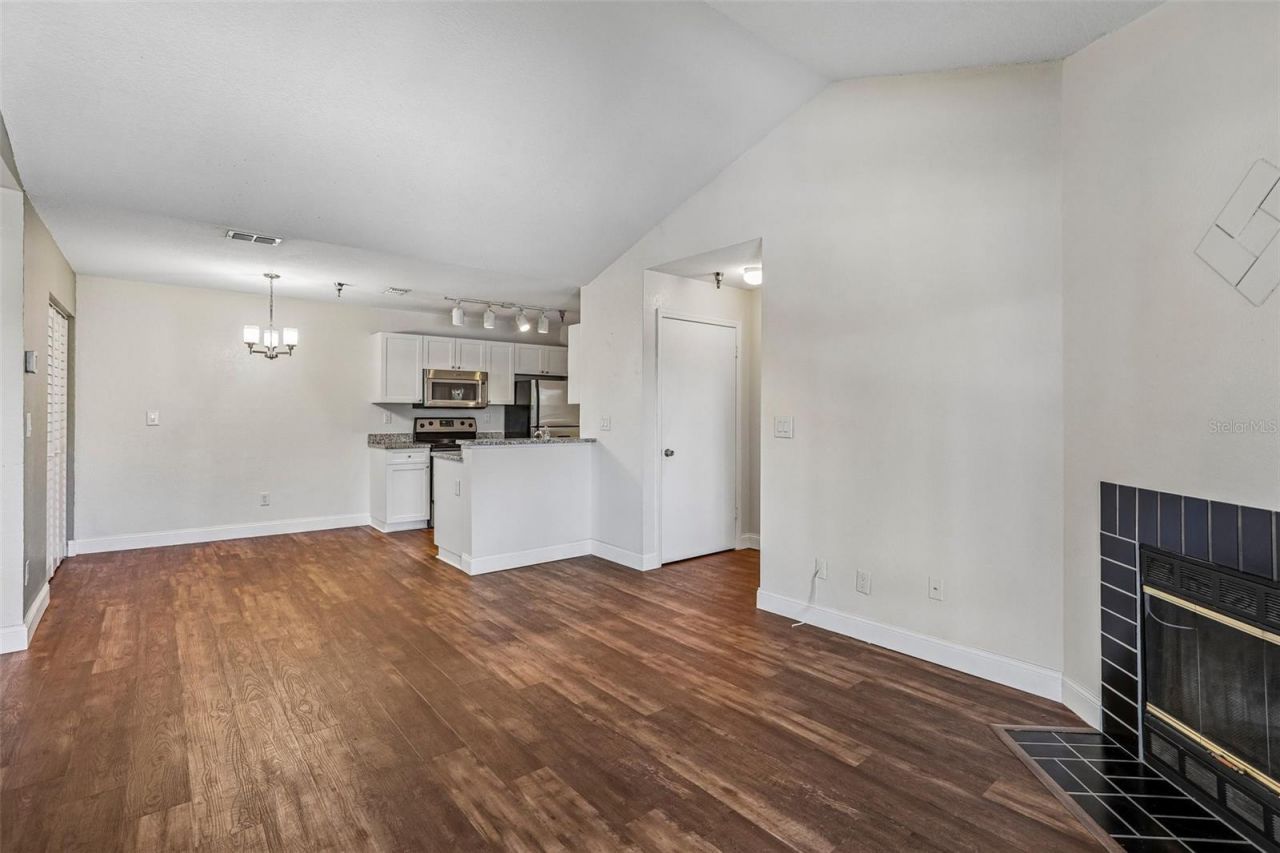 10263 Gandy Boulevard N, Unit 406, Saint Petersburg, FL 33702 Photo