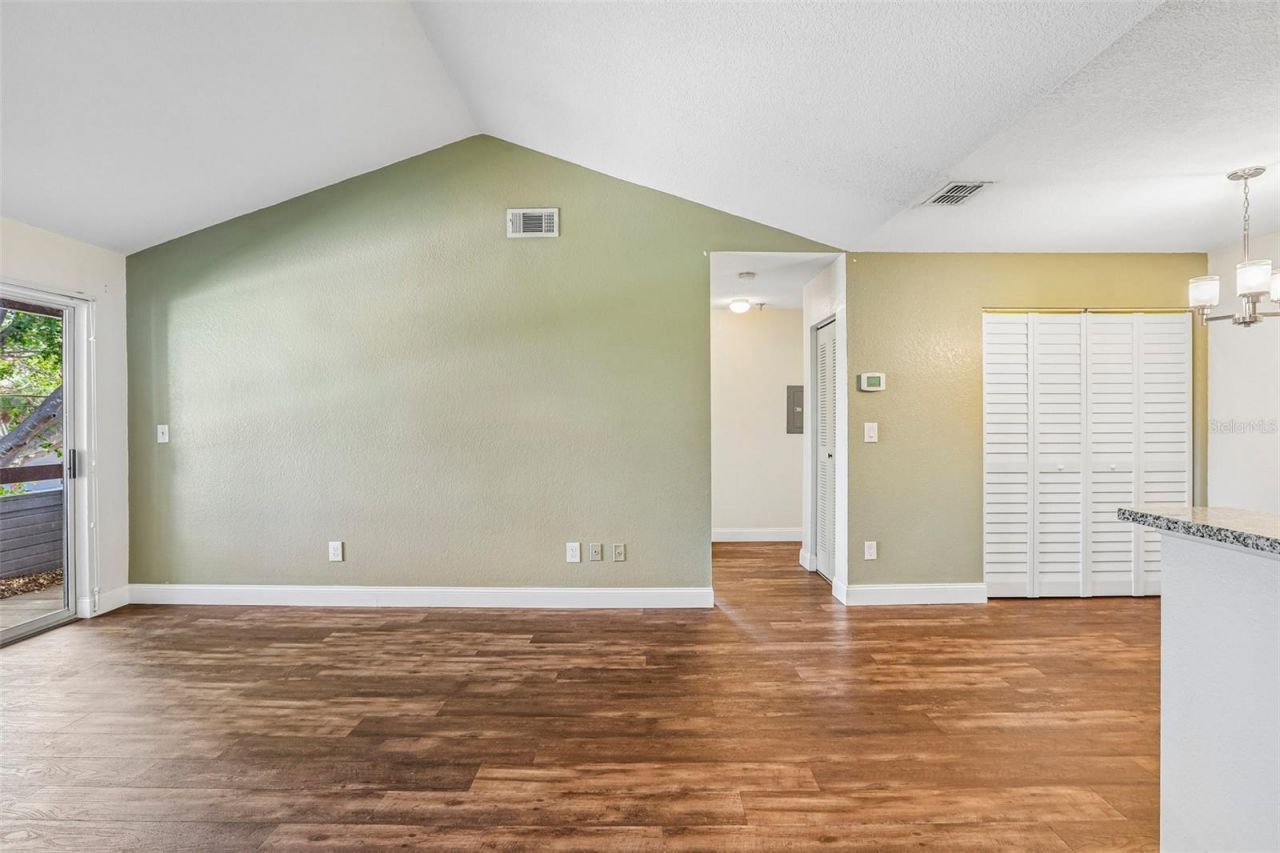 10263 Gandy Boulevard N, Unit 406, Saint Petersburg, FL 33702 Photo