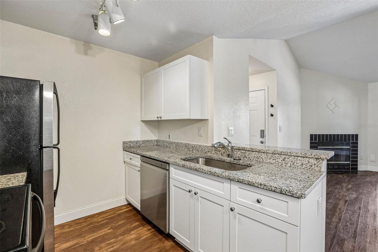 10263 Gandy Boulevard N, Unit 406, Saint Petersburg, FL 33702 Photo