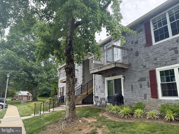 18 QUINCE COURT, LAWRENCEVILLE, NJ 08648