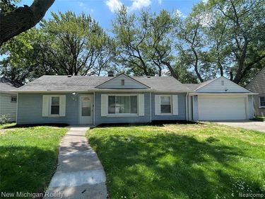 160 Chopin Street, Troy, MI 48083